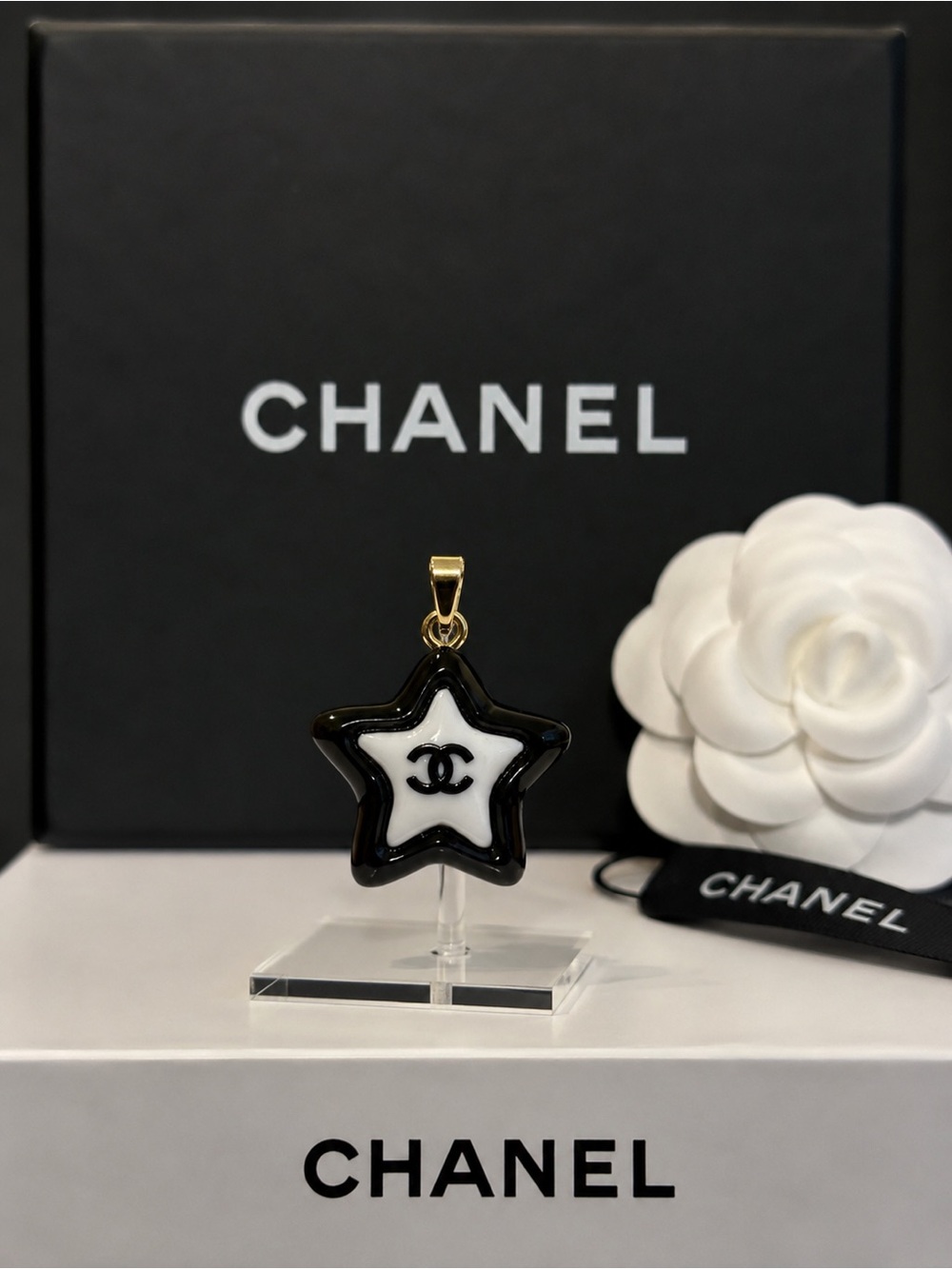 CHANEL stamped Black & White Star CC Logo Pendant Charm zipper pull